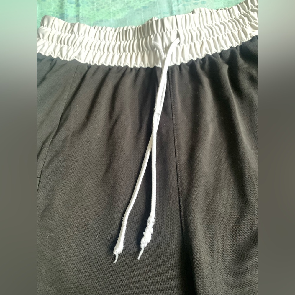 Adidas Men's Aeroready Basketball Club Shorts With Pockets Black/White Large - Picture 4 of 11